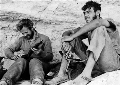 ׶ķ˹Graham Roseͼס˹(Jimmy Storie)Lֶڵ±ڱȶɳĮӪΪж׼1942ꡣ