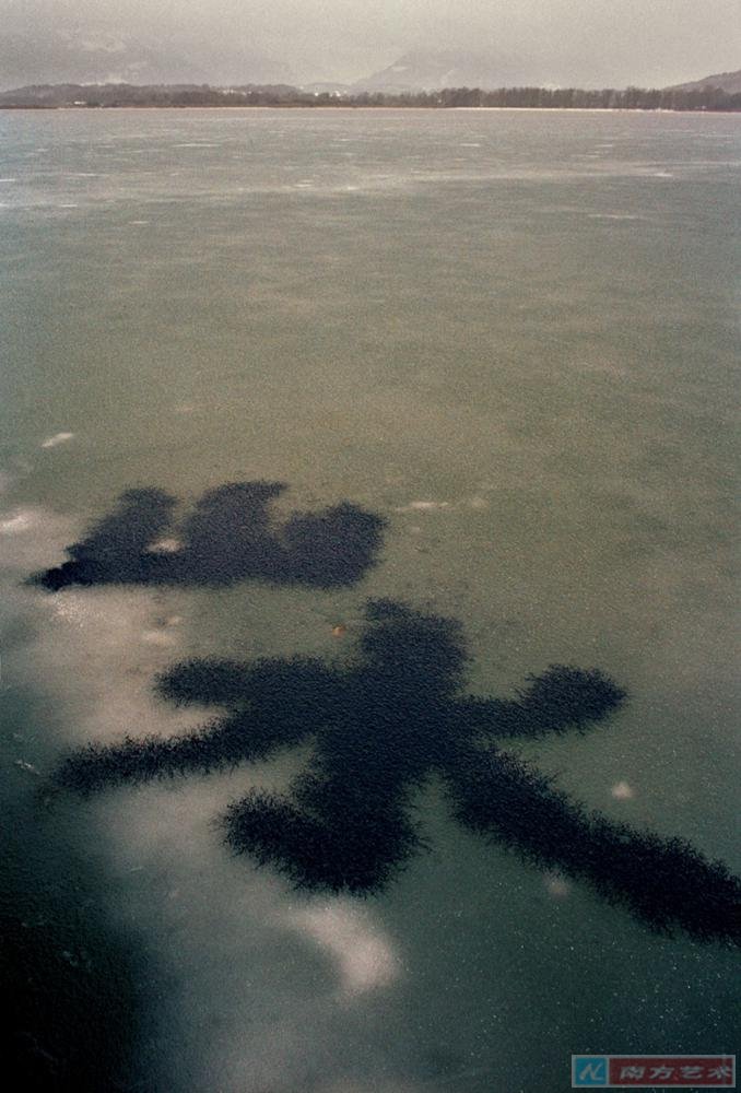 《山水.墨水.冰水》地景裝置 2004 德國