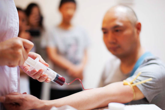 �����������Ϊ���ҵ�Ѫ��ͷ������Ϊ�������һ�澵��