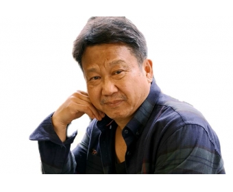 䰲