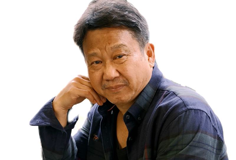 䰲