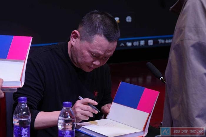 ֻһ߽촫ýְҵѧԺδý