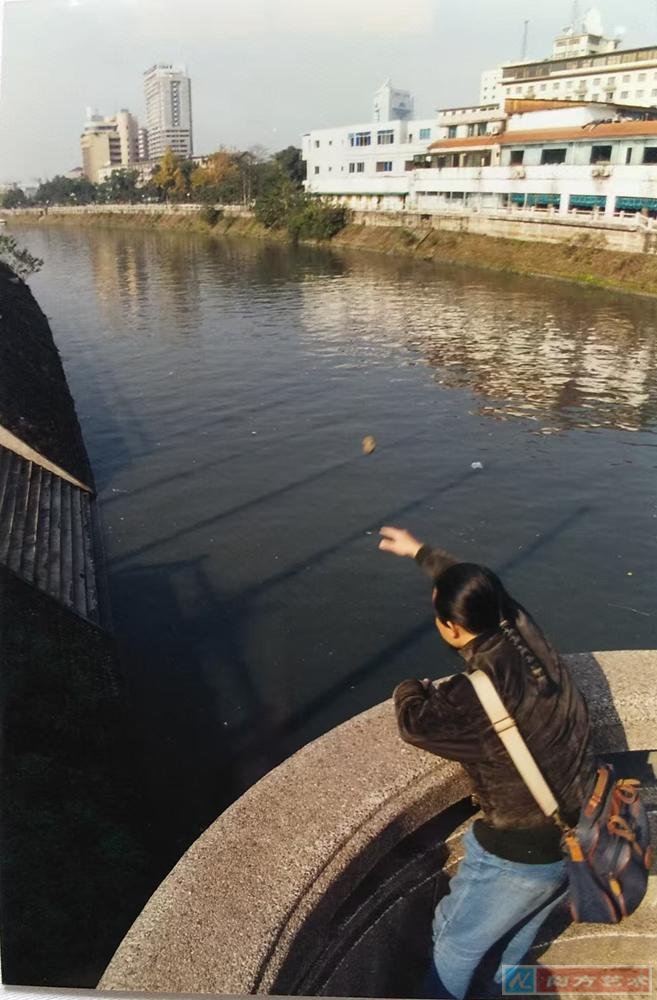 СЯǻɵʯչϾȻͶSȻh 1999 Ͼ Ϻ ɶ 