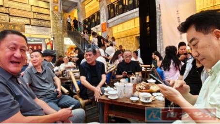 让诗歌回到生活